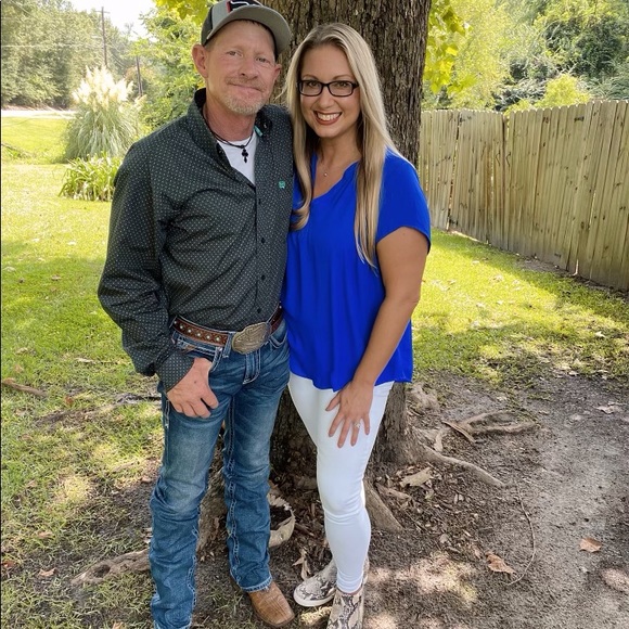 Top 10% Seller! Meet your seller/buyer! - Picture 1 of 15